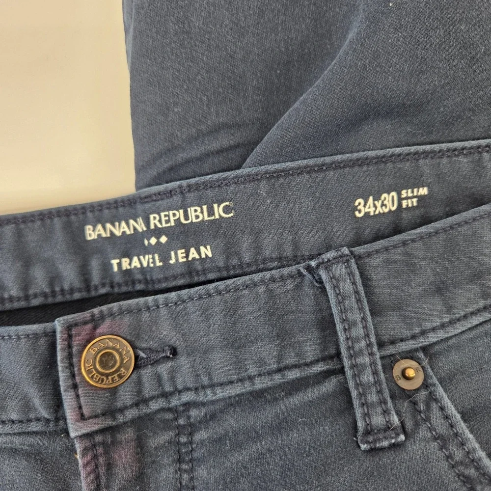 Banana Republic brand banana